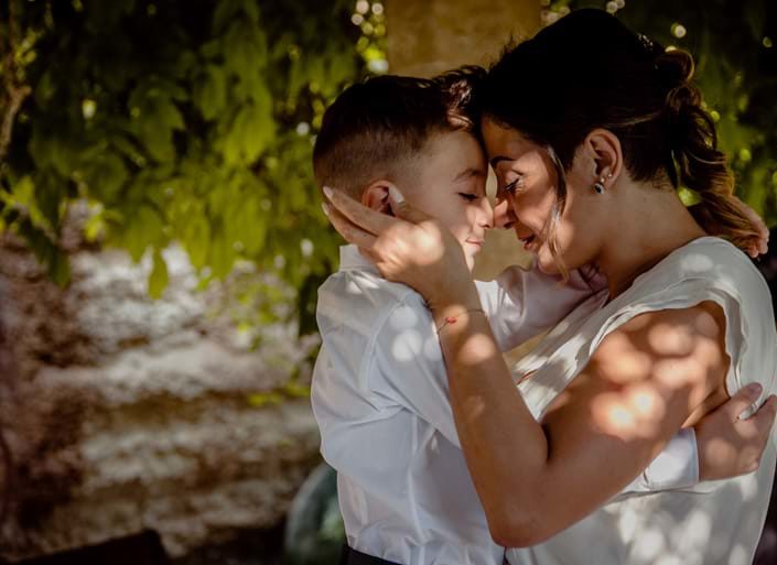 Un matrimonio fiabesco di una coppia folle